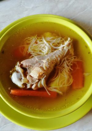 Húsleves pulykaszárnyból recept fotója