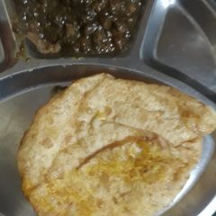 A picture of Bhature.