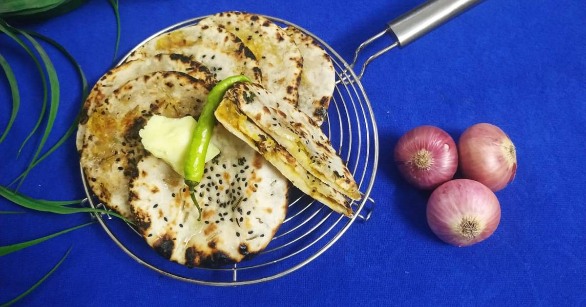 Stuffed Onion Kulcha On Tava Recipe by Suvas Shah Cookpad