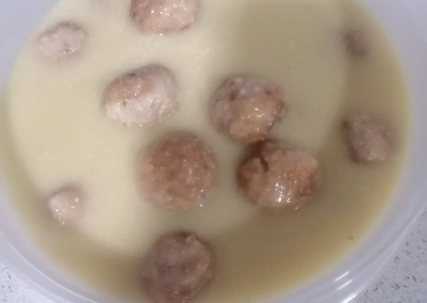 Albóndigas con salsa de almendras