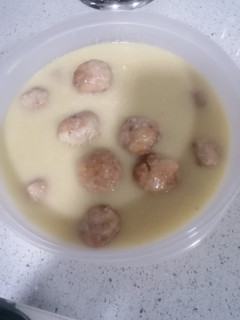 Una foto de Albóndigas con salsa de almendras