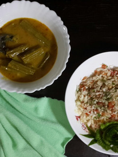 عکسی از دستور کاری ماش سبز ومیوه مورینگا (سبزی درام استیک) هندی