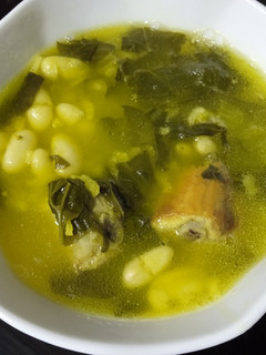 Una foto de Alubias con costilla
