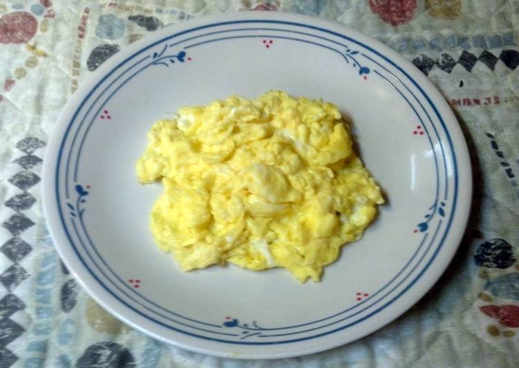 How to Prepare Perfect Fluffy Scrambled Eggs