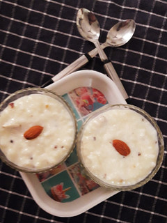 ખીર (Kheer Recipe In Gujarati) રેસીપી મુખ્ય ફોટો