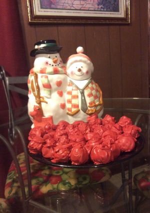 A picture of No bake peanut butter balls.