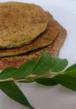 A picture of Whole moong pancake.