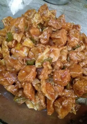 A picture of Chicken jalfrezi.