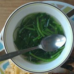 A picture of Spinach clear soup.