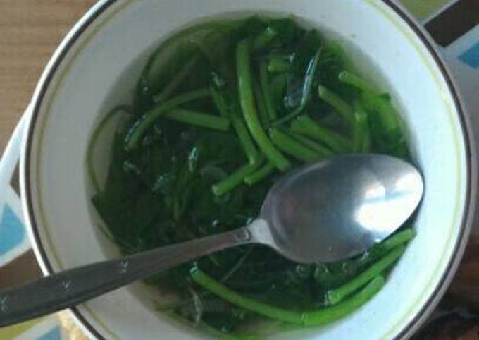 Spinach clear soup