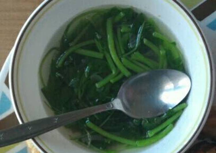 Spinach clear soup