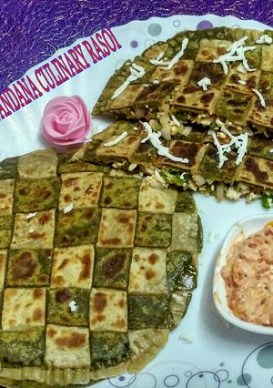 A picture of Paneer chatai prantha.