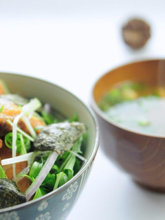 網走炸鮭魚丼飯 的食譜成品照片