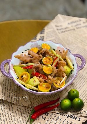 Hình của món Chân gà sả tắc.