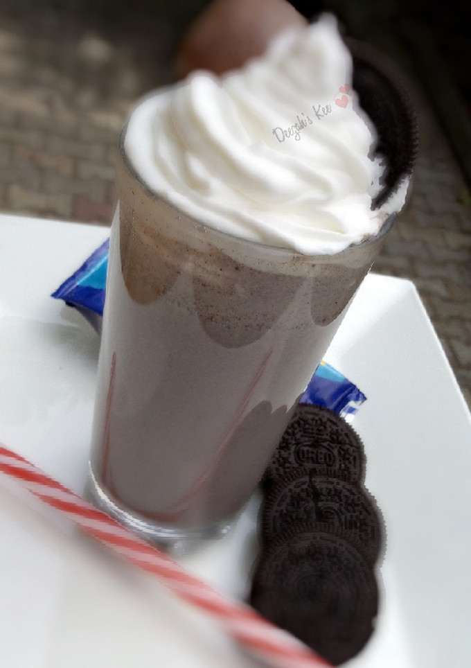 A picture of Oreo Shake.
