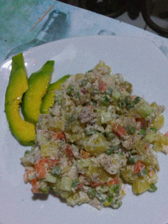 Una foto de Ensalada de pollo a mi manera