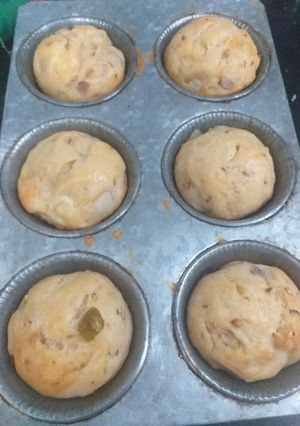 A picture of Potato Bread cups.