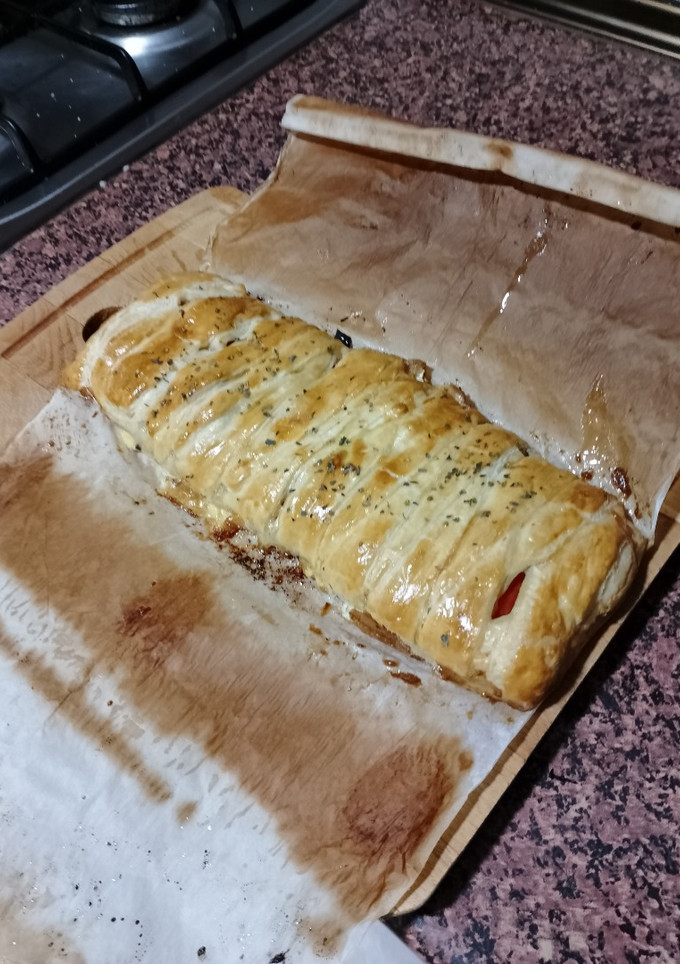 Una foto de Hojaldre de Jamón Serrano