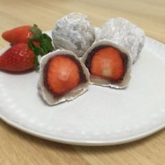 A picture of Strawberry Daifuku.