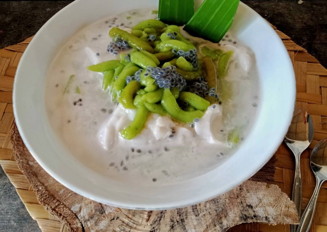 Es Dawet Daun Kelor Selasih Khas Solo