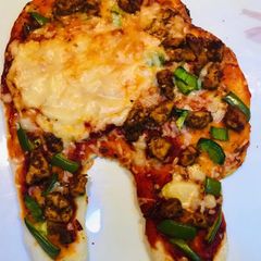 A picture of Among us Pizza.