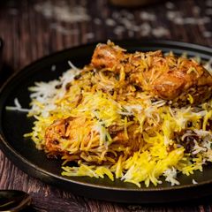 A picture of Hyderabadi Chicken Dum Biryani.