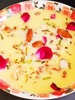साबूदाना कस्टर्ड खीर (Sabudana custard kheer recipe in hindi) रेसिपी मुख्य फोटो