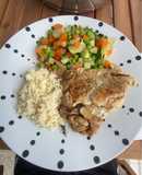 Bife de frango com cuscuz e legumes