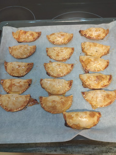 Una foto de Empanadillas de pollo, verduras y queso