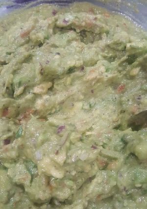 A picture of Guacamole Mexican dip.