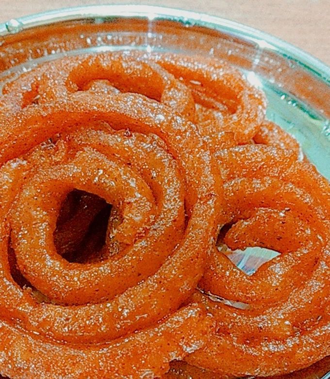 आलू की जलेबी (aloo ki jalebi recipe in hindi) रेसिपी मुख्य फोटो