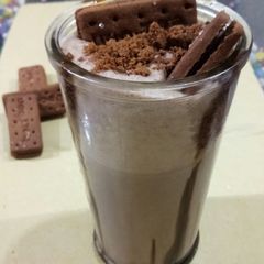 A picture of Bourbon biscuit milkshake.