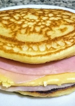 Una foto de Crepes soufflé de jamón y queso. 👩🏼‍🍳