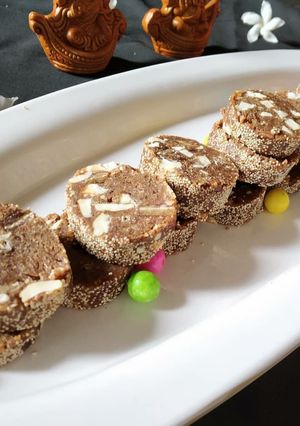 A picture of Khajoori nutty roll.