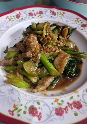 รูปของ คะน้าน้ำมันหอยหมูสามชั้น