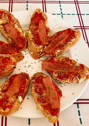 Hình của món Bánh mì pizza.