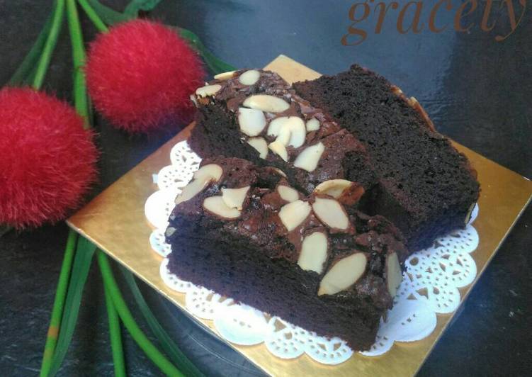 Brownies kopi toraja shine and crust