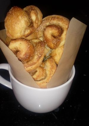 Une photo de Small Cinnamon rolls 😋