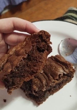 Una foto de Brownie sin manteca y cacao en polvo