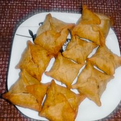 Potato Snacks! Evening snacks! Crispy delicious potato samosa A picture of Potato Snacks! Evening snacks! Crispy delicious potato samosa.