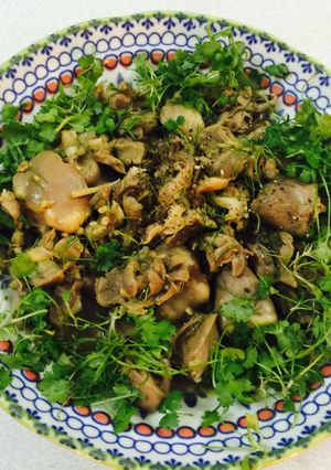 Hình của món Mề tim gà xào gừng cay.