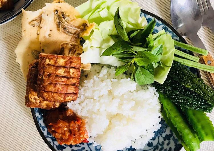 Cara Gampang Memasak Tempe Goreng, Sambal &amp; Lalapan Jadi, Menggugah Selera