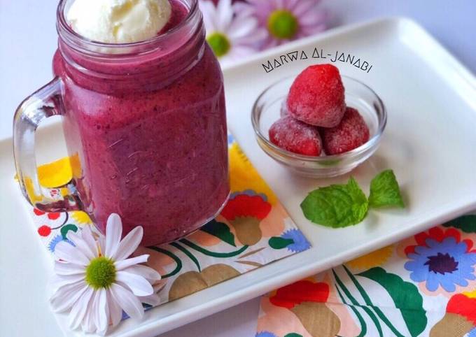 سموذي الفواكه الصيفي (وصفة فنلندية خاصه بمنتصف الصيف)Juhannus smoothie / Midsummer Smoothie