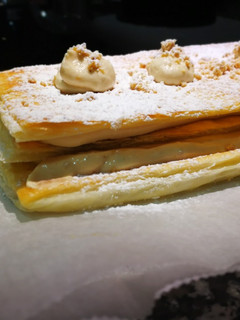 Una foto de Milhojas de turrón