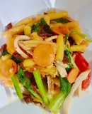 Nui xào ngũ sắc (chay)