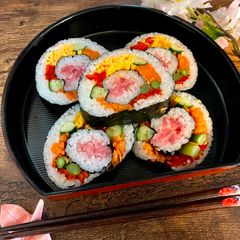 A picture of Japanese Kawaii Roll Sushi.