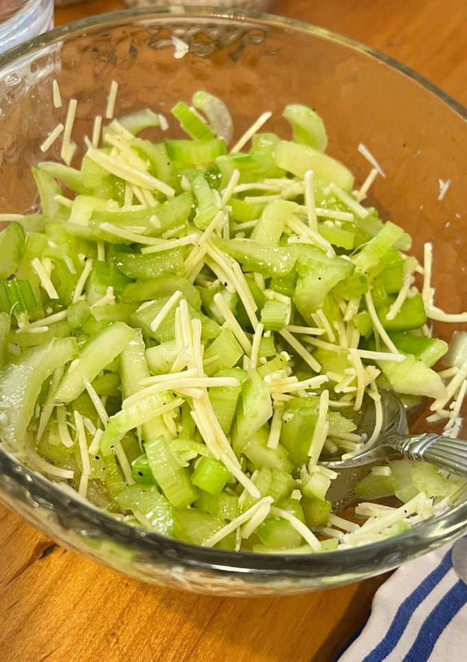 Una foto de Ensalada de apio