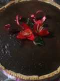 Cheesecake con ganache de chocolate amargo, libre de azúcar