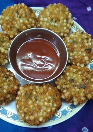 સાબુદાણા ના વડા (Sabudana vada recipe in Gujarati) રેસીપી મુખ્ય ફોટો