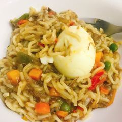 A picture of Noodles and minced meat vegetables.